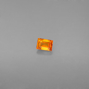 0.25克拉天然橙色蓝宝石，长方形切工，3.7×2.7毫米，VS