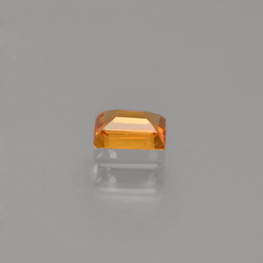 0.24克拉天然橙色蓝宝石，长方形切工，4×3毫米，VVS