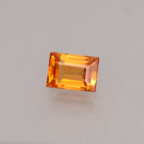 0.27克拉天然橙色蓝宝石，长方形切工，4.1×2.9毫米，VS-SI