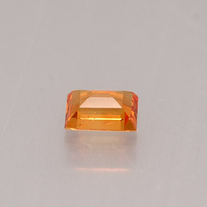 0.27克拉天然橙色蓝宝石，长方形切工，4.1×2.9毫米，VS-SI