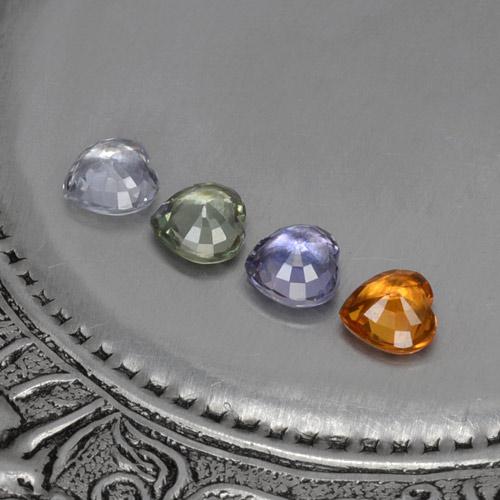 1.24天然多色蓝宝石，心形，4×4毫米，VVS-VS