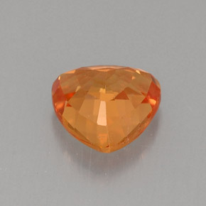 0.93克拉天然橙色蓝宝石，三角形，5.6×5.6毫米，VVS-VS