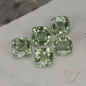 2.63天然绿色蓝宝石，垫形剪裁，4.3×4.3毫米，VVS-VS