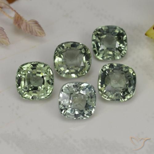 2.74天然绿色蓝宝石，垫形剪裁，4.5×4.5毫米，VVS-VS
