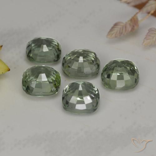 2.74天然绿色蓝宝石，垫形剪裁，4.5×4.5毫米，VVS-VS