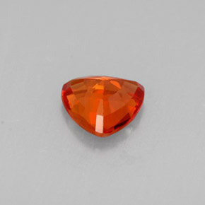 0.65克拉天然橙色蓝宝石，三角形，5.5×5.5毫米，VVS-VS