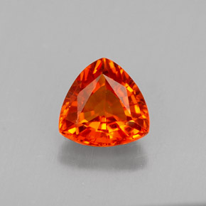 0.78克拉天然橙色蓝宝石，三角形，5.5×5.5毫米，VVS-VS