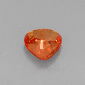 0.91克拉天然橙色蓝宝石，三角形，5.7×5.6毫米，VVS-VS