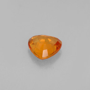 0.77克拉天然橙色蓝宝石，三角形，5.6×5.5毫米，VVS-VS