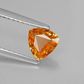0.63克拉天然橙色蓝宝石，三角形，5.6×5.4毫米，VVS-VS
