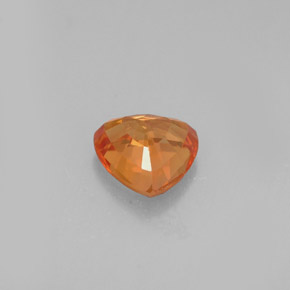 0.77克拉天然橙色蓝宝石，三角形，5.5×5.4毫米，VVS-VS