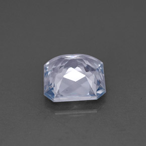 1.82克拉天然蓝宝石，祖母绿式切割，6.8×6.8毫米，VVS