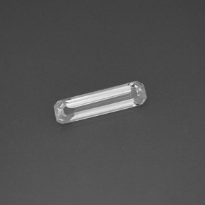 0.56克拉天然白色蓝宝石，祖母绿式切割，10×2.6毫米，VVS-VS