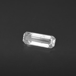 0.55克拉天然白色蓝宝石，祖母绿式切割，7.8×2.9毫米，VS