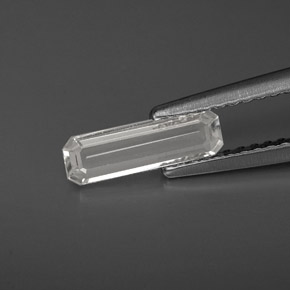 0.61克拉天然白色蓝宝石，祖母绿式切割，9.9×3毫米，VS
