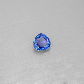 0.43克拉天然蓝宝石，心形，4.5×4.4毫米，VS