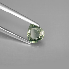 0.82克拉天然绿色蓝宝石，心形，6.2×5.8毫米，VVS-VS