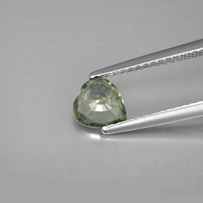 0.82克拉天然绿色蓝宝石，心形，6.2×5.8毫米，VVS-VS