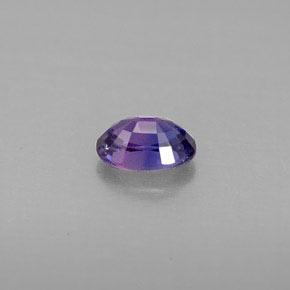 0.67克拉天然紫罗兰色蓝宝石，椭圆形切割，5.9×4.2毫米，VS