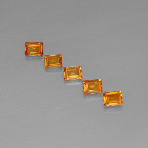 天然橙色蓝宝石，长方形切工，4.2×3.2毫米，VVS-VS