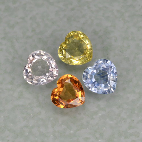 1.35天然多色蓝宝石，心形，4.2×4.2毫米，VVS-VS