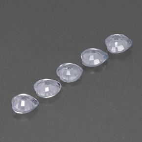 天然白色蓝宝石，心形，4.2×4.1毫米，VVS