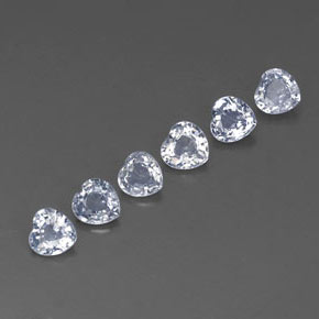 1.68天然白色蓝宝石，心形，4×3.9毫米，VVS