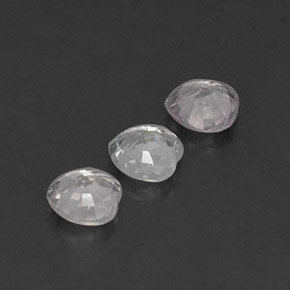 天然白色蓝宝石，心形，4.2×4.1毫米，VVS