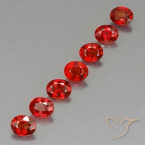 2.60克拉天然蓝宝石，椭圆形，VVS-VS