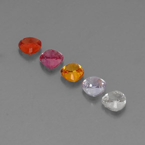 1.87天然多色蓝宝石，三角形，4.2×4.1毫米，VVS-VS