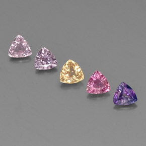 天然多色蓝宝石，三角形，4.2×4.1毫米，VVS-VS