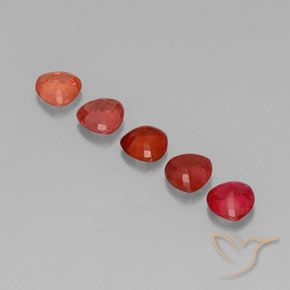 1.74天然多色蓝宝石，三角形，4.1×4.1毫米，VVS-VS