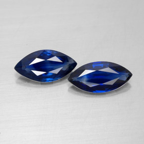 天然蓝宝石，马眼形，8.8×4.6毫米，VS