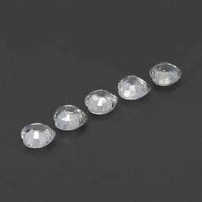 1.70天然白色蓝宝石，心形，4.1×4.1毫米，VVS