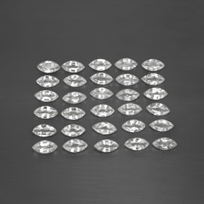 天然白色蓝宝石，马眼形，3.9×2.1毫米，VVS-VS
