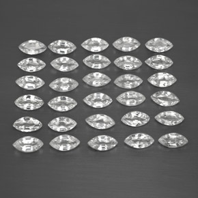 天然白色蓝宝石，马眼形，3.9×2.1毫米，VVS-VS