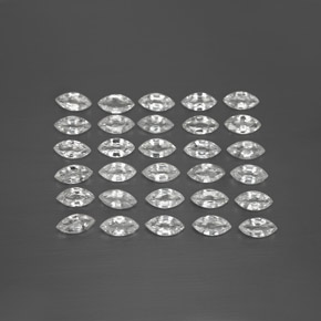 天然白色蓝宝石，马眼形，4.9×2.5毫米，VVS-VS