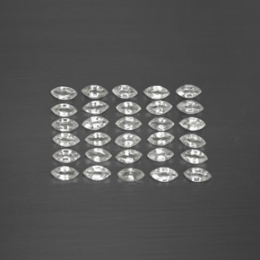 天然白色蓝宝石，马眼形，3.9×2毫米，VVS-VS