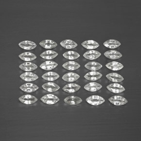 天然白色蓝宝石，马眼形，3.9×2毫米，VVS-VS