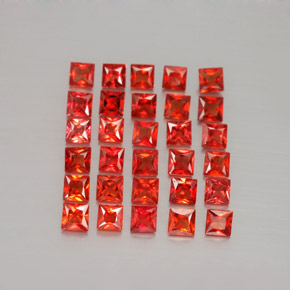 天然橙色蓝宝石，方形，2.4×2.3毫米，VVS-VS