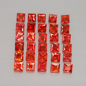 天然橙色蓝宝石，方形，2.4×2.3毫米，VVS-VS