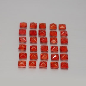 天然橙色蓝宝石，方形，2.4×2.3毫米，VVS-VS