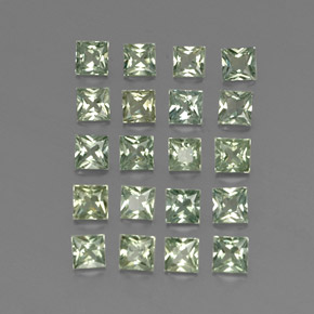 天然绿色蓝宝石，方形，2.8×2.7毫米，VVS-VS