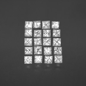 天然白色蓝宝石，方形，2.1×2.1毫米，VVS-VS