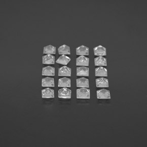天然白色蓝宝石，方形，2.1×2.1毫米，VVS-VS