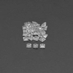 天然白色蓝宝石，方形，1.9×1.9毫米，VVS-VS