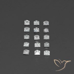 1.54天然白色蓝宝石，方形，2.6×2.5毫米，VVS-VS