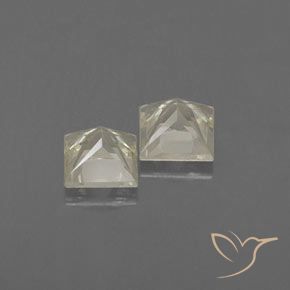 0.96克拉天然蓝宝石，正方形，VVS-VS