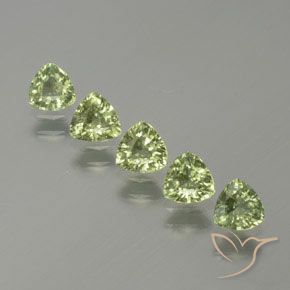 1.82ctw 天然 中绿色 蓝宝石, 胖三角形, VS