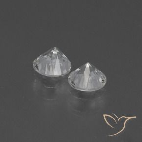 0.77克拉天然蓝宝石，圆形的，VS